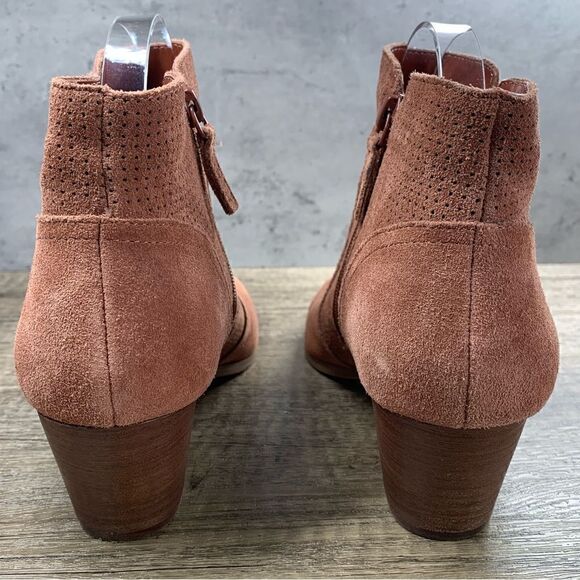 Violet & Red~Women’s~Deep Salmon Suede  Booties "Carley" ~Size 9.5M - Picture 4 of 9